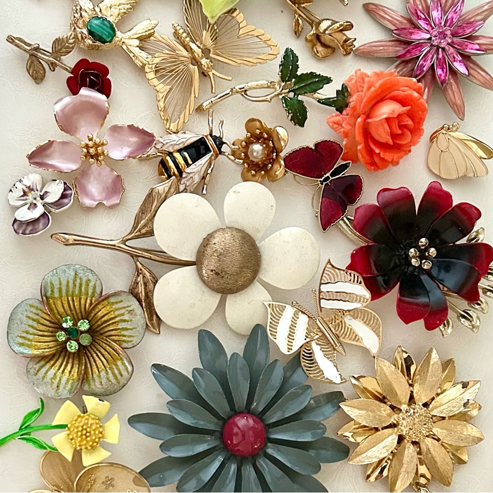Jewelry Show - $10 Min. to Ship - Can bundle w/another show. Please Read.